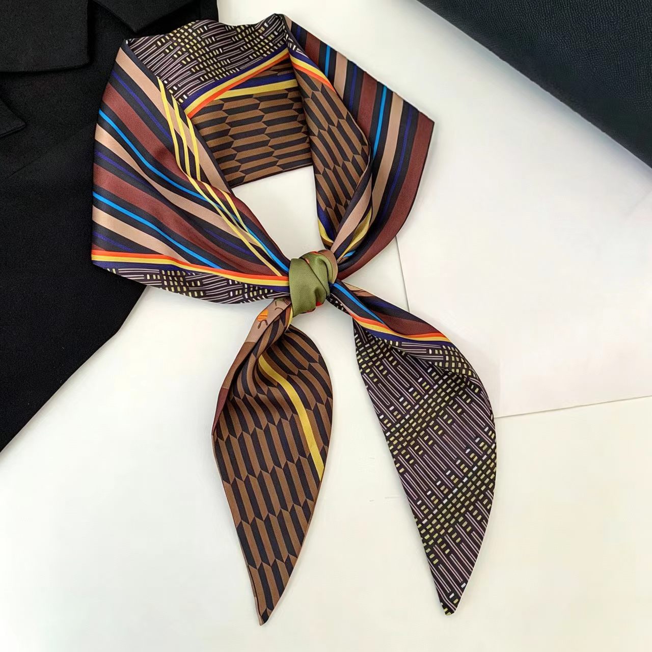 Face Scarf Mask - 럭셔리 프린트 롱 헤어 리본 베벨